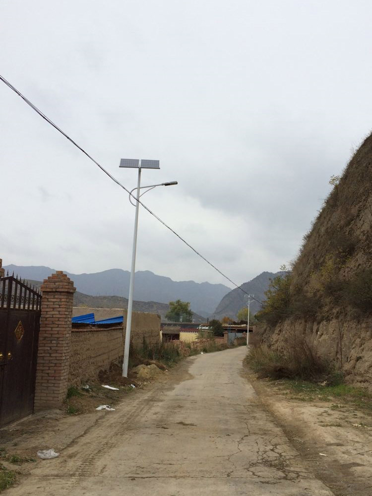 農(nóng)村太陽能路燈價格 農(nóng)村太陽能路燈價格